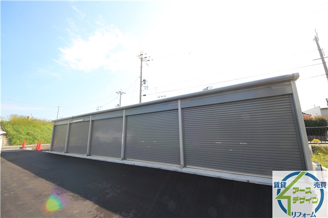 アースガレージ住吉の外観