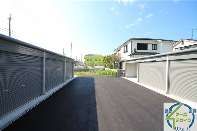 アースガレージ住吉の外観