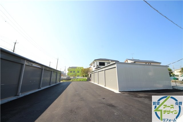 アースガレージ住吉の外観