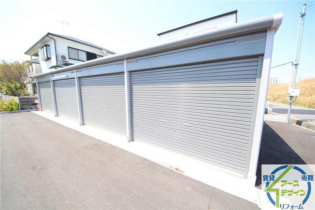 アースガレージ住吉の外観