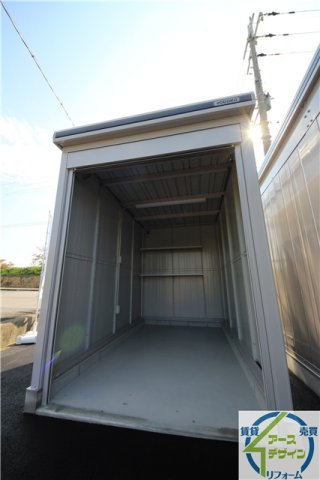 アースガレージ住吉の内装