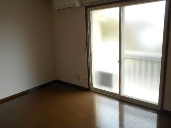 アップルヴィレッジ W棟の洋室