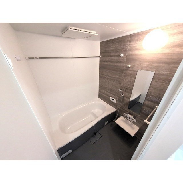 セレスティア西荘 WESTの浴室