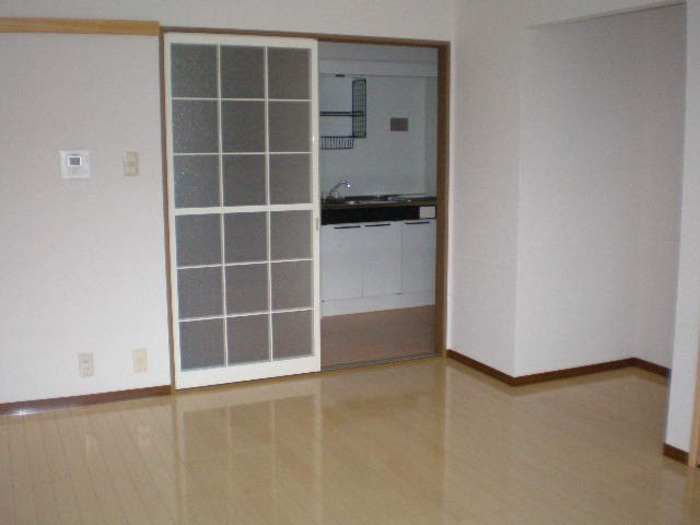 ロイヤルファミールⅡ　Aの居間・リビング