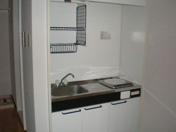 ロイヤルファミールⅡ　Aのキッチン