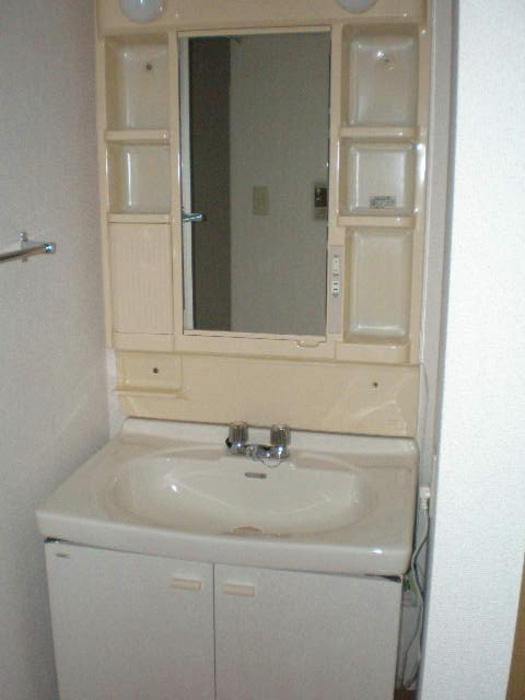 ロイヤルファミールⅡ　Aの洗面所