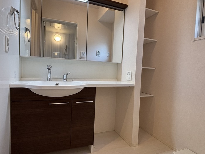 パインシティ福　B棟の洗面所