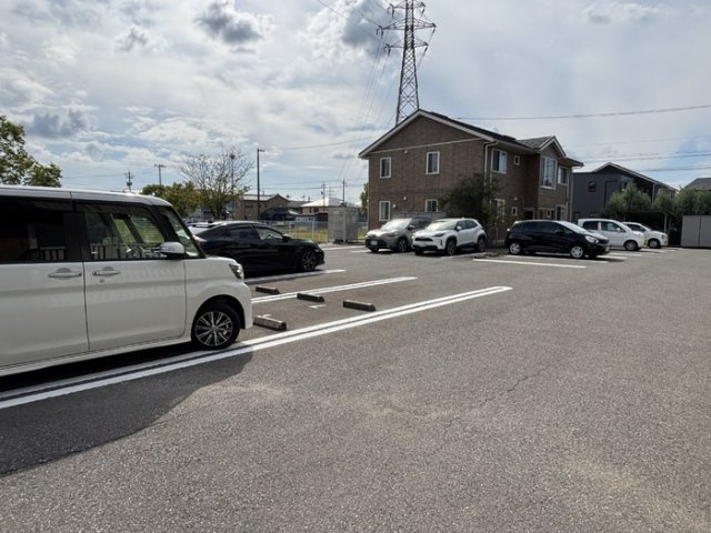 リビングタウン福　B棟の駐車場