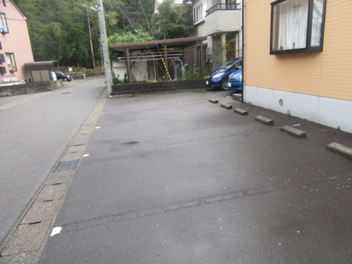 グリーンコートの駐車場