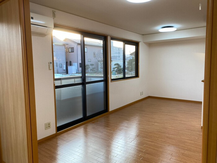 ハイツＲの居間・リビング