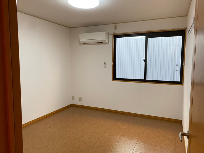 ハイツＲの洋室