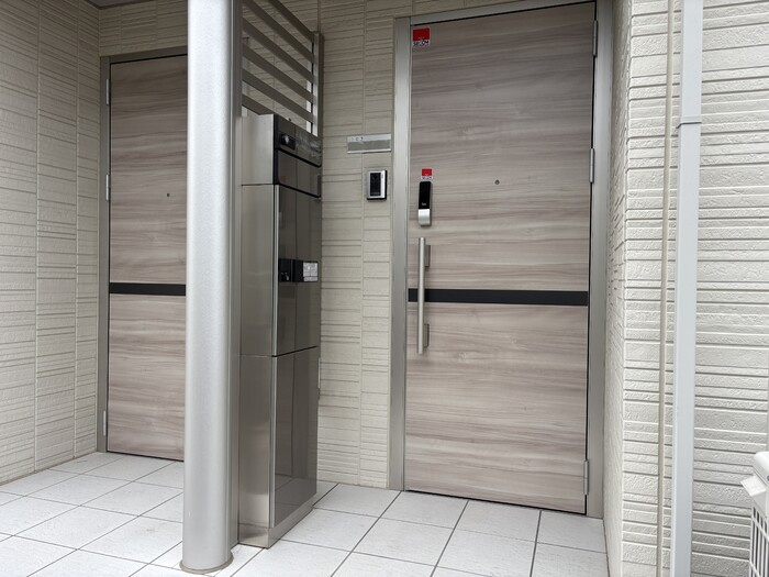 レガーロの玄関