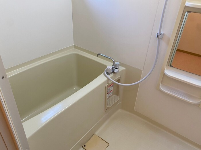 セジュール新横江の浴室