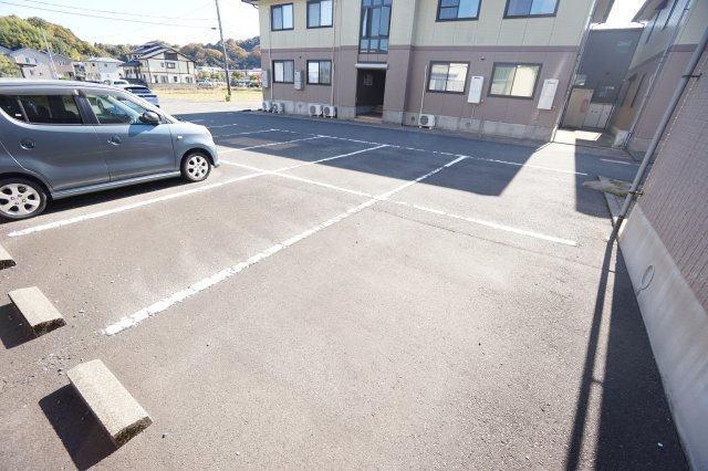 グリーンロード・エル　Ｃの駐車場