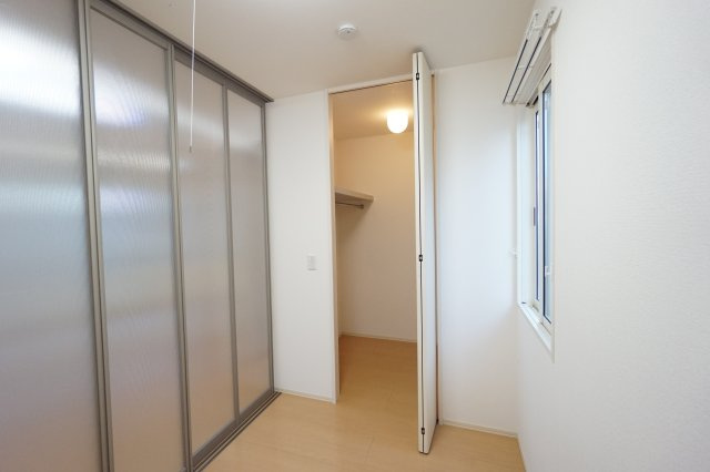 ラヴィアンローズ　B棟の洋室