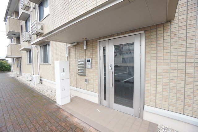 メゾン定正　Aのエントランス