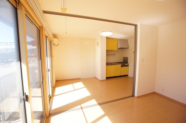 フルール大和　Ｃの居間・リビング