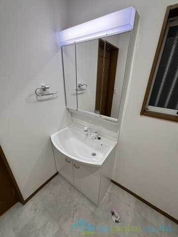 平塚市花水台　中古戸建の独立洗面台