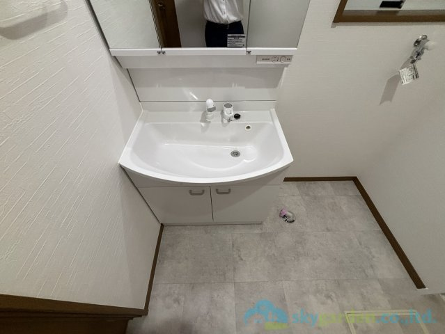 平塚市花水台　中古戸建の独立洗面台