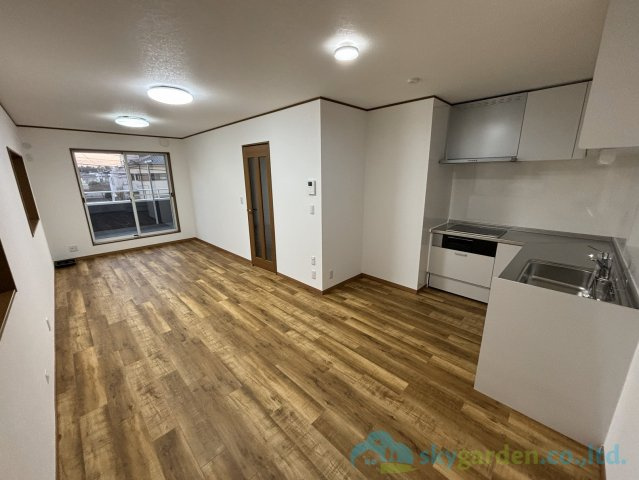 平塚市花水台　中古戸建の居間・リビング