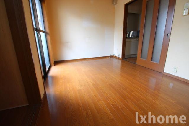 プチルミエールの居間・リビング|こちらの居間で趣味の時間をお楽しみください