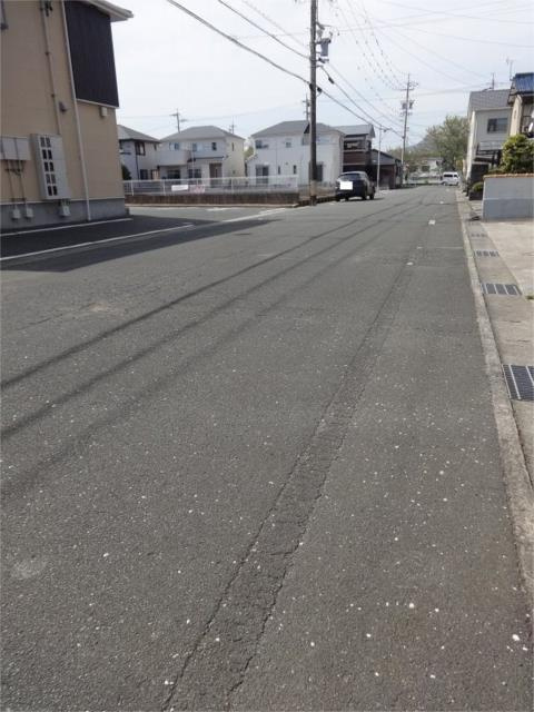 売地　豊川市東曙町193番1、193番2の前面道路含む現地写真|前面道路 