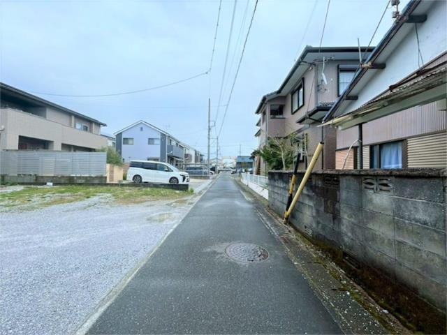 売地　豊川市市田町財木屋の前面道路含む現地写真|北側前面道路