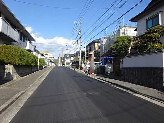 【前面道路含む現地写真】