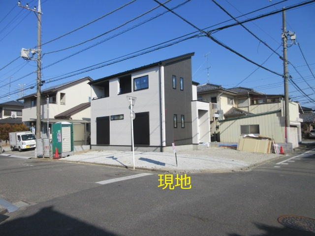 【仲介手数料無料】新築戸建　熊谷市肥塚585-26（全1棟）の前面道路含む現地写真