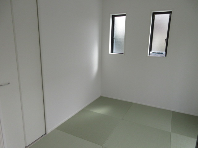 【仲介手数料無料】新築戸建　熊谷市肥塚585-26（全1棟）の前面道路含む現地写真