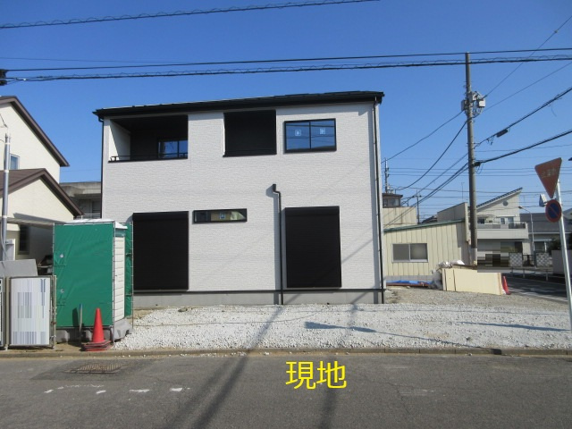 【仲介手数料無料】新築戸建　熊谷市肥塚585-26（全1棟）の前面道路含む現地写真