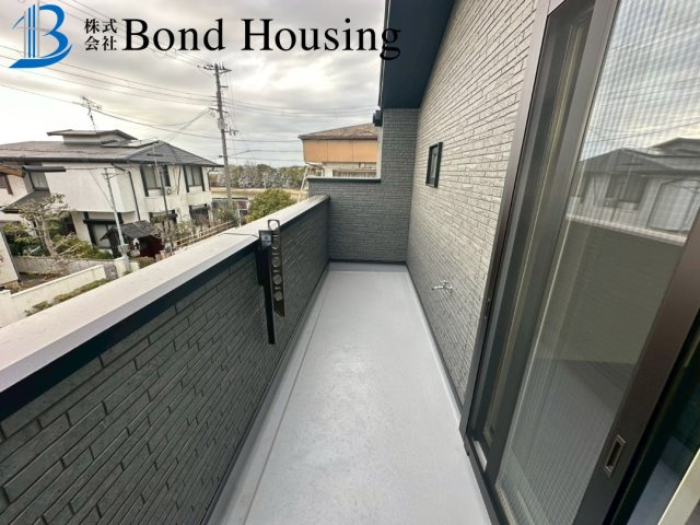 「マリンホーム施工」「乾太くん完備」福吉台 全2棟2号棟の前面道路含む現地写真