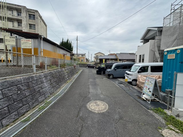 ーBloomーブルームー小倉北区赤坂4丁目1期　【小倉北区　新築戸建て】の前面道路含む現地写真|現地撮影　2026,2,26　ーBloomーブルームー小倉北区赤坂4丁目1期　【小倉北区　新築戸建て】