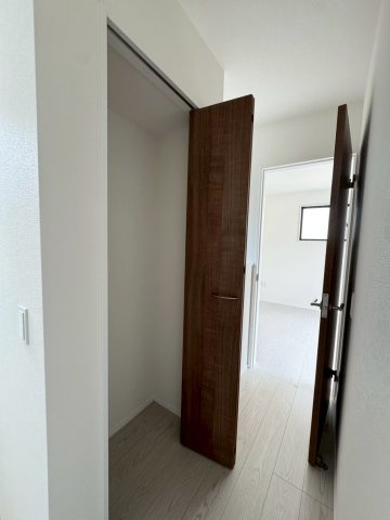ーBloomーブルームー小倉北区赤坂4丁目1期　【小倉北区　新築戸建て】の収納|2階通路にも便利な収納完備♪　【小倉北区　新築戸建て】