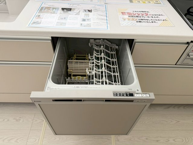 ーBloomーブルームー小倉北区赤坂4丁目1期　【小倉北区　新築戸建て】のキッチン|家事の時短にもなる食器洗い洗浄機　【小倉北区　新築戸建て】