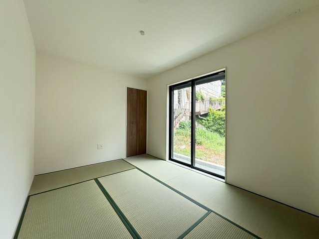 ーBloomーブルームー小倉北区赤坂4丁目1期　【小倉北区　新築戸建て】の和室|客間やお子様の遊び場に便利な6帖和室♪　　【小倉北区　新築戸建て】