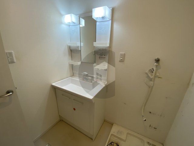 サンシャイン菱江の独立洗面台