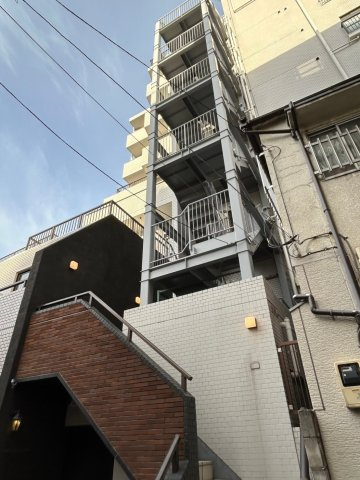 AS ONE SUGAMOの外観