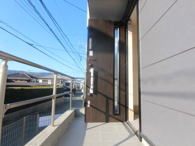【ブルーミングガーデン1号棟】太宰府市青山２丁目　新築戸建の玄関