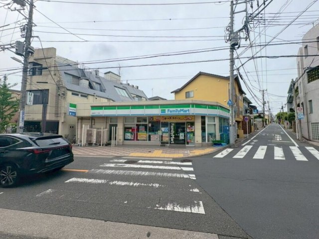 大田区田園調布２丁目の賃貸マンションの周辺|ファミリーマート田園調布二丁目店 406m