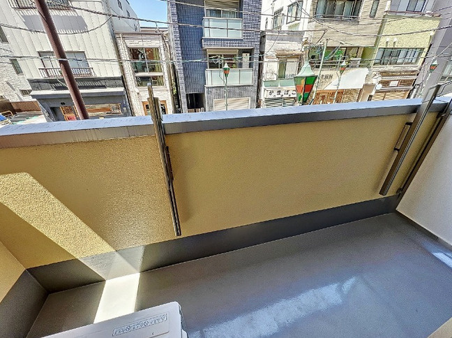 【バルコニー】