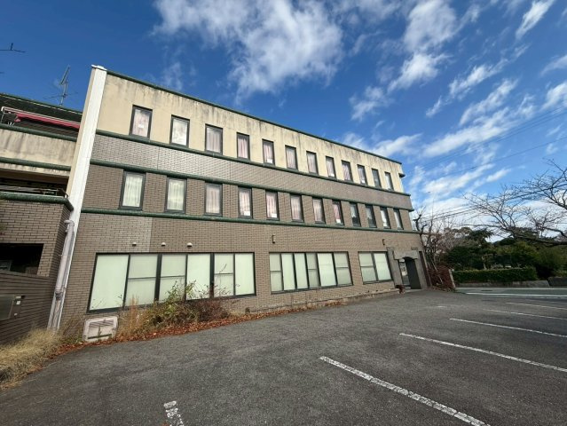 蒲郡診療所跡・住居の外観