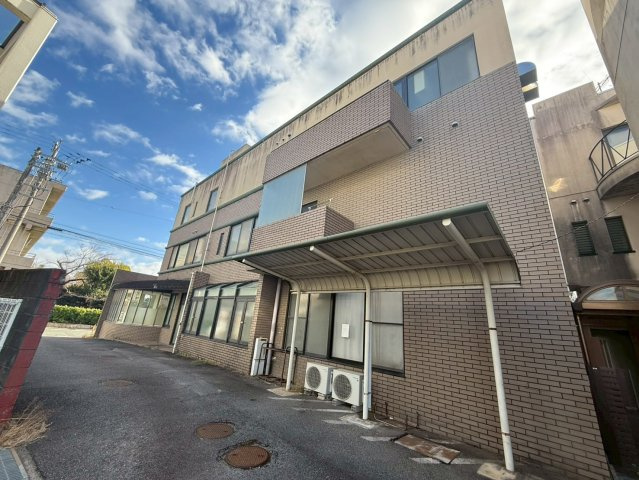 蒲郡診療所跡・住居の外観