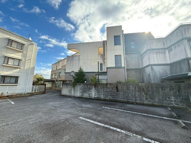 蒲郡診療所跡・住居の外観