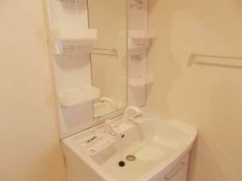 【洗面所】 | ホワイトローズ | コンパクトで使いやすい洗面所