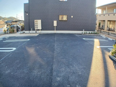 【駐車場】 | スピカ | 駐車場があるので、車を買う予定の方も安心です