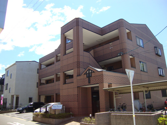 ピュア　エクセルの駐車場|外観写真（昼）