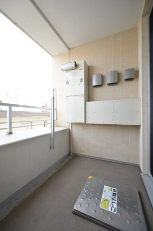 【バルコニー】