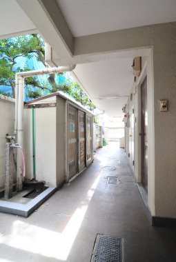 メゾン・ド・リベルテ　駅近　敷金０　礼金0　敷地内ゴミ置場　のロビー