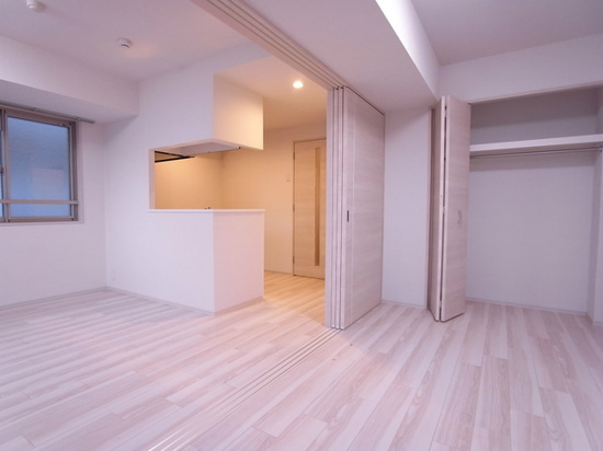 リブリ・サンヴィレッジ26の洋室